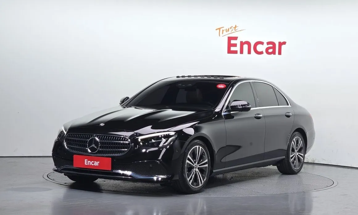 Mercedes-Benz E-Class — фото 1