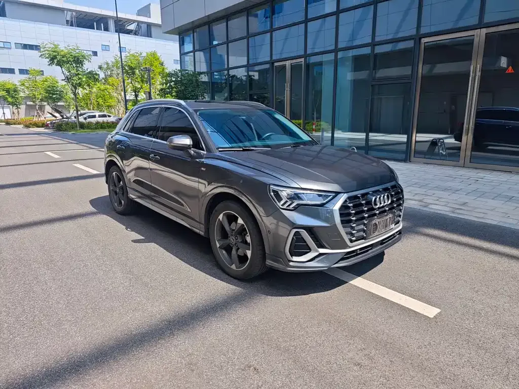 Audi Q3 — фото 10