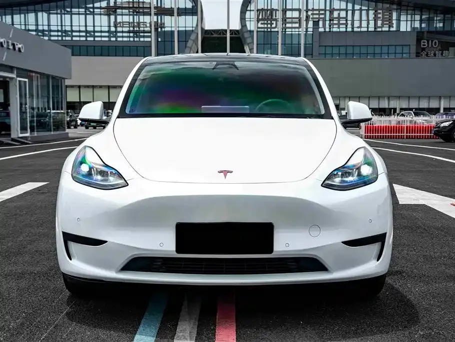 Tesla Model Y — фото 4