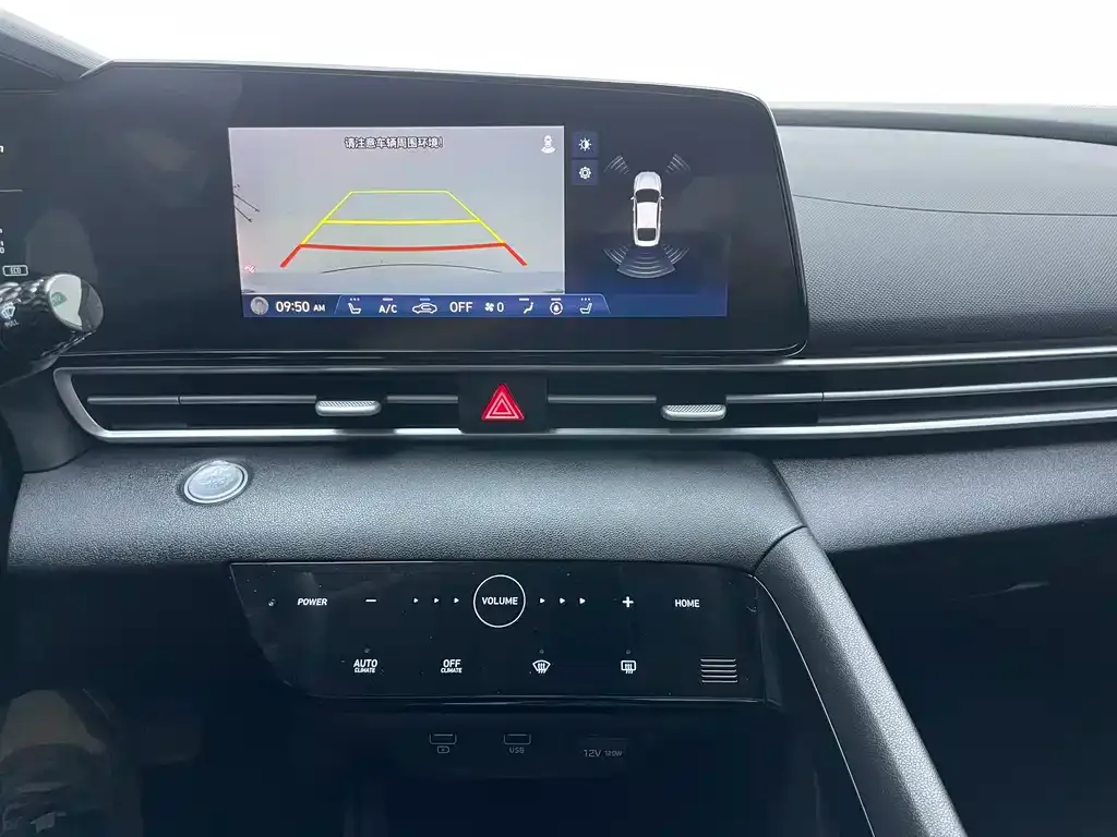 Hyundai Elantra — фото 9