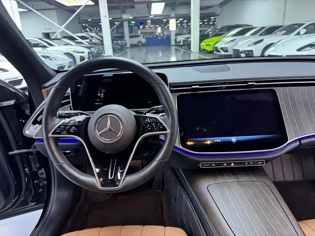 Mercedes-Benz E-Class — фото 10