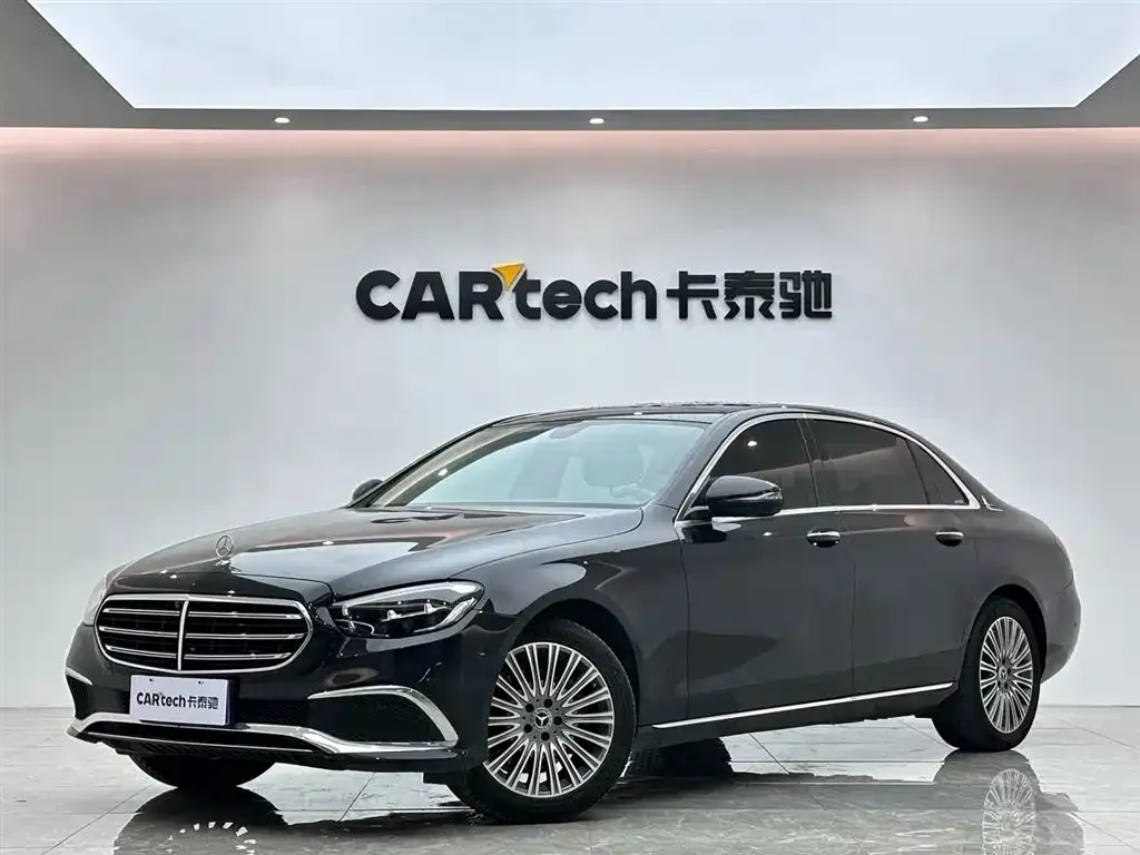 Mercedes-Benz E-Class — фото 1