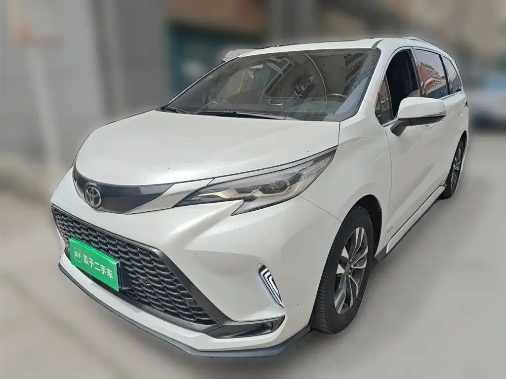 Toyota Granvia — фото 4