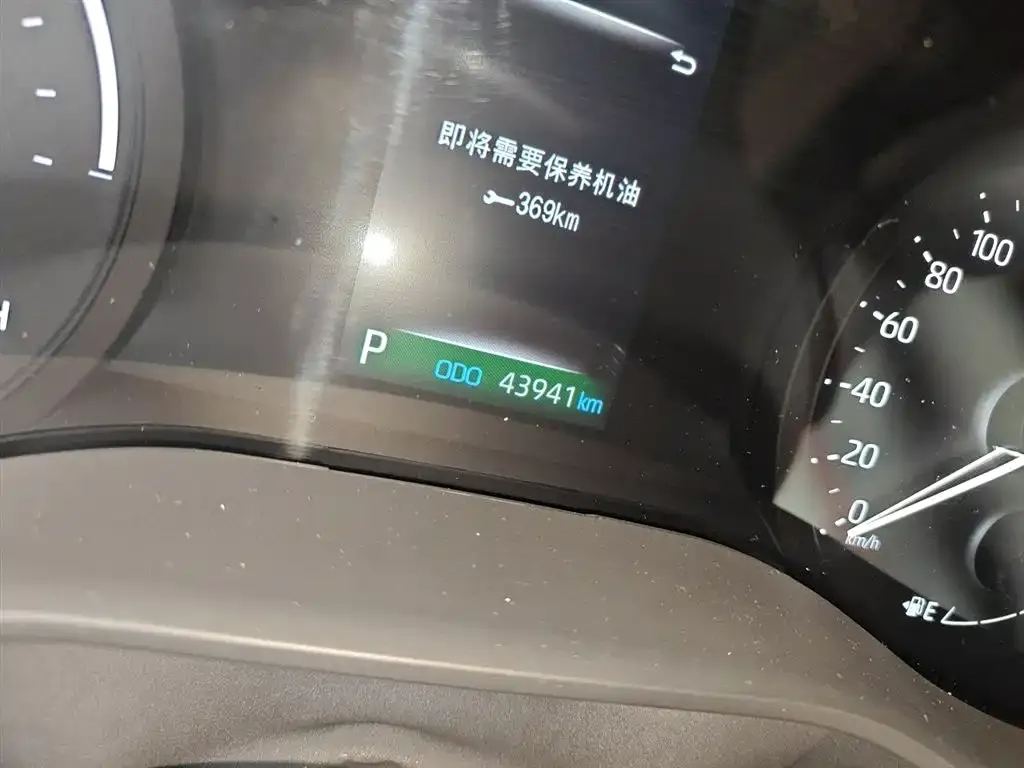 Toyota Granvia — фото 8