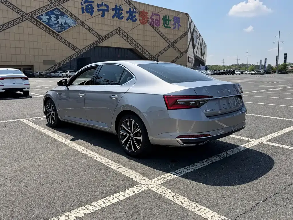 Skoda Superb — фото 3