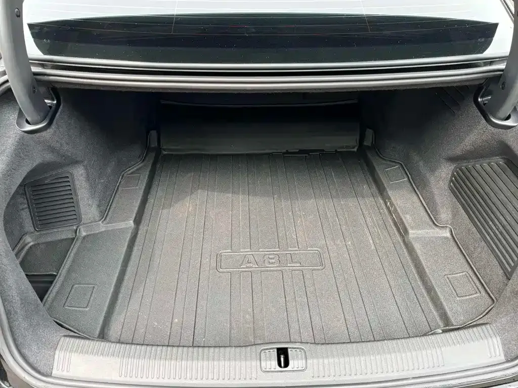 Audi A8 2024 из CN, фото 10