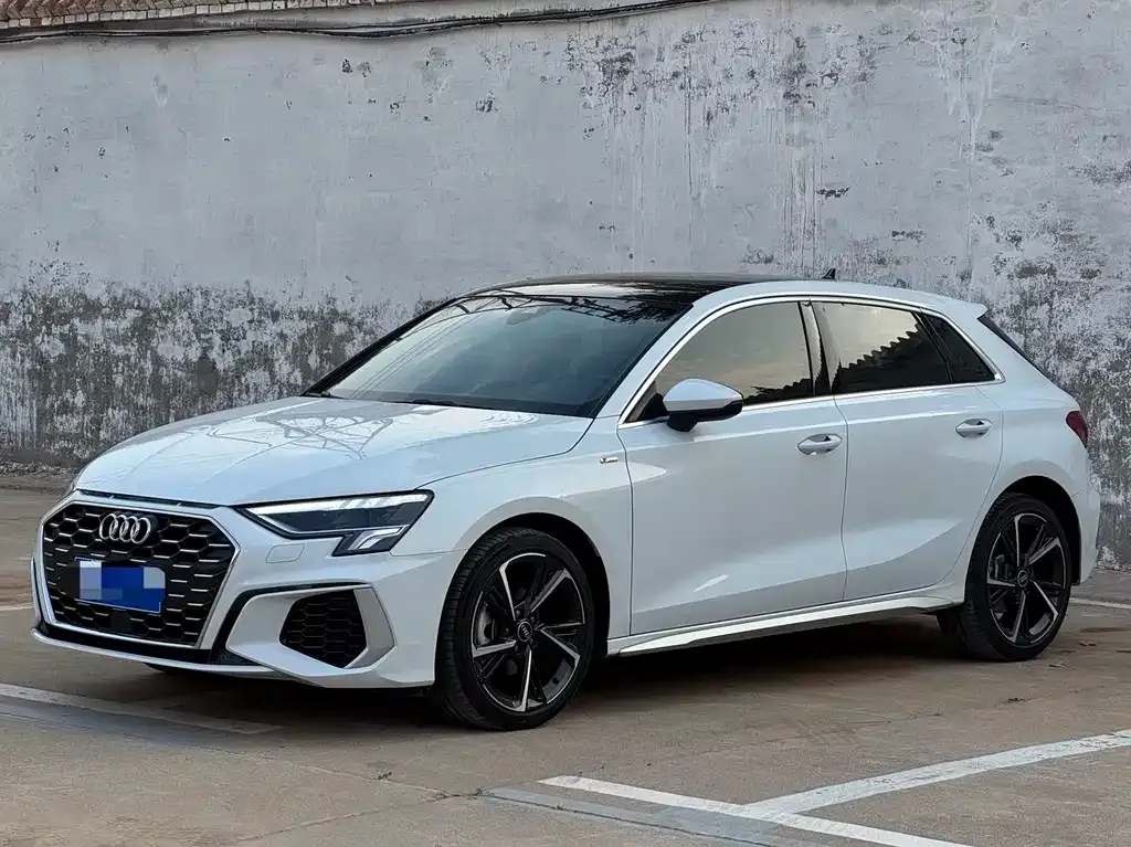 Audi A3 — фото 1