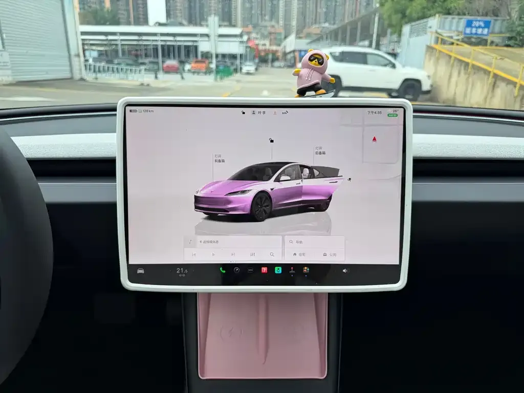 Tesla Model 3 — фото 2