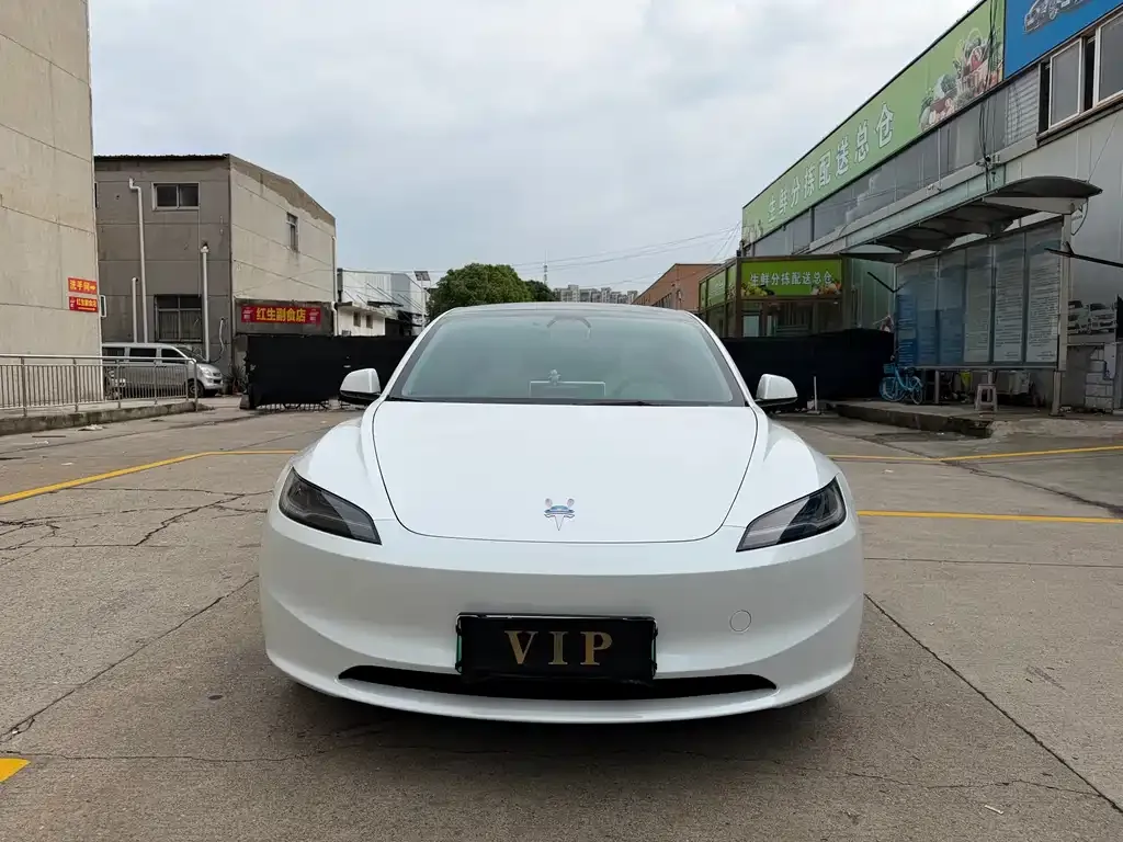 Tesla Model 3 — фото 4