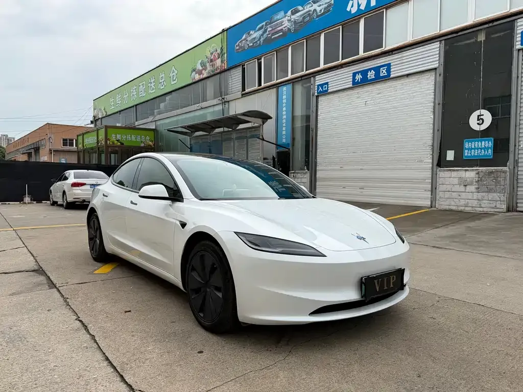Tesla Model 3 — фото 6