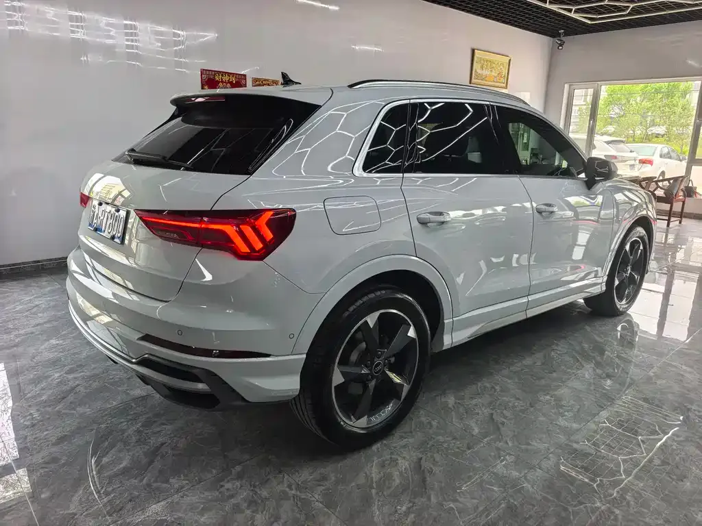 Audi Q3 — фото 10