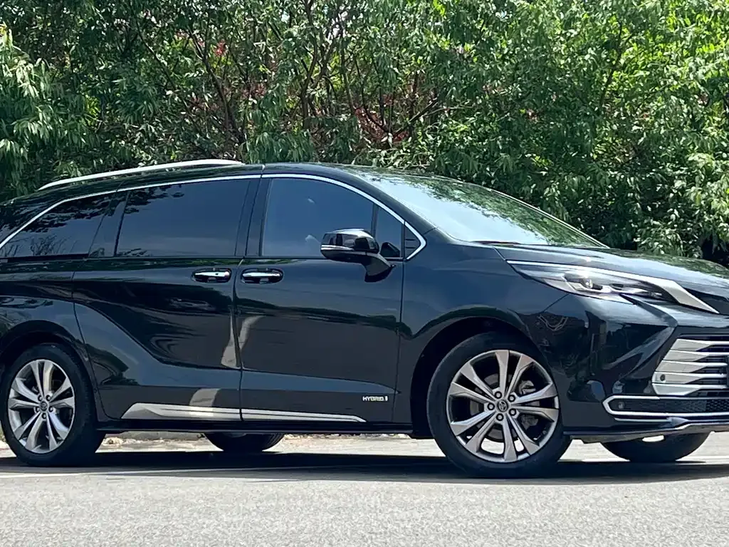 Toyota Sienna — фото 9