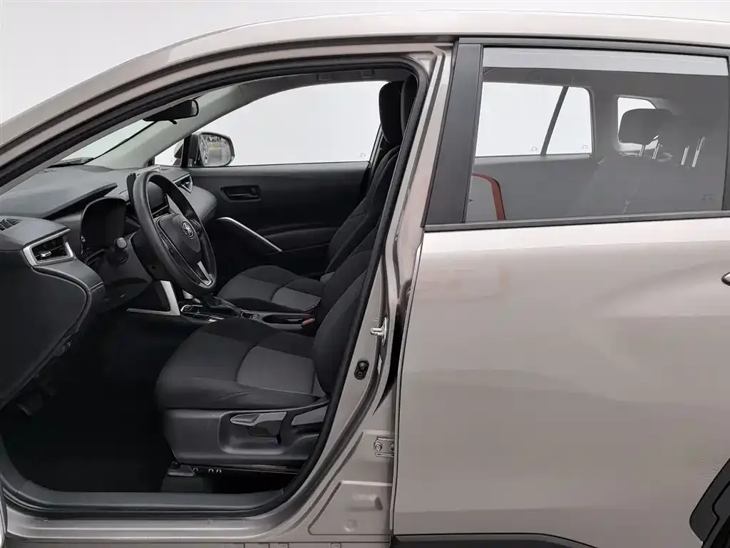 Toyota Frontlander 2023 из CN, фото 2