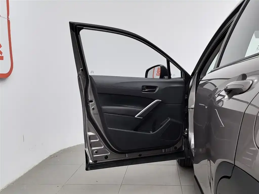 Toyota Frontlander 2023 из CN, фото 10