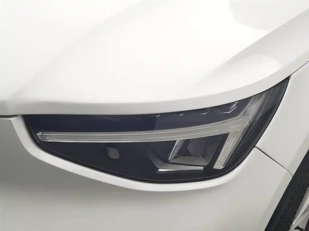 Volvo XC40 2023 из CN, фото 4