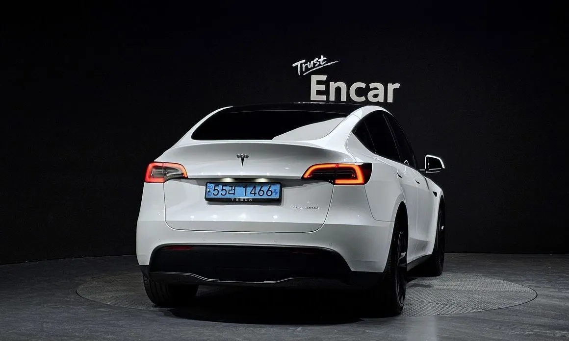 Tesla Model Y — фото 3