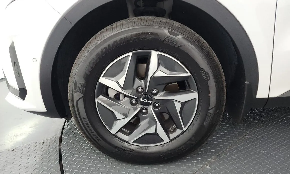 Kia Sorento — фото 8