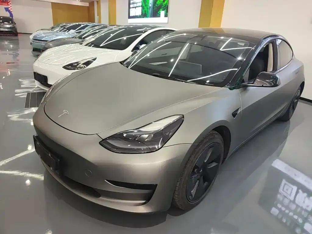 Tesla Model 3 — фото 1