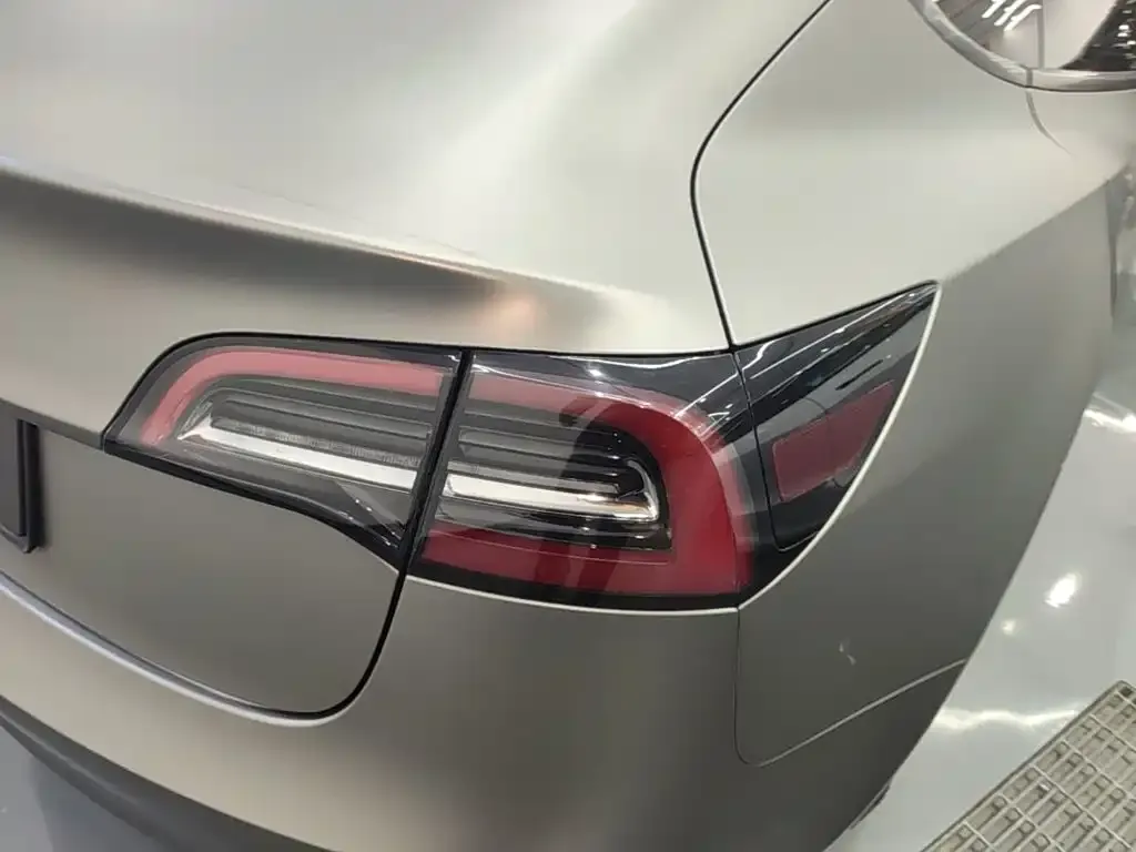 Tesla Model 3 — фото 4