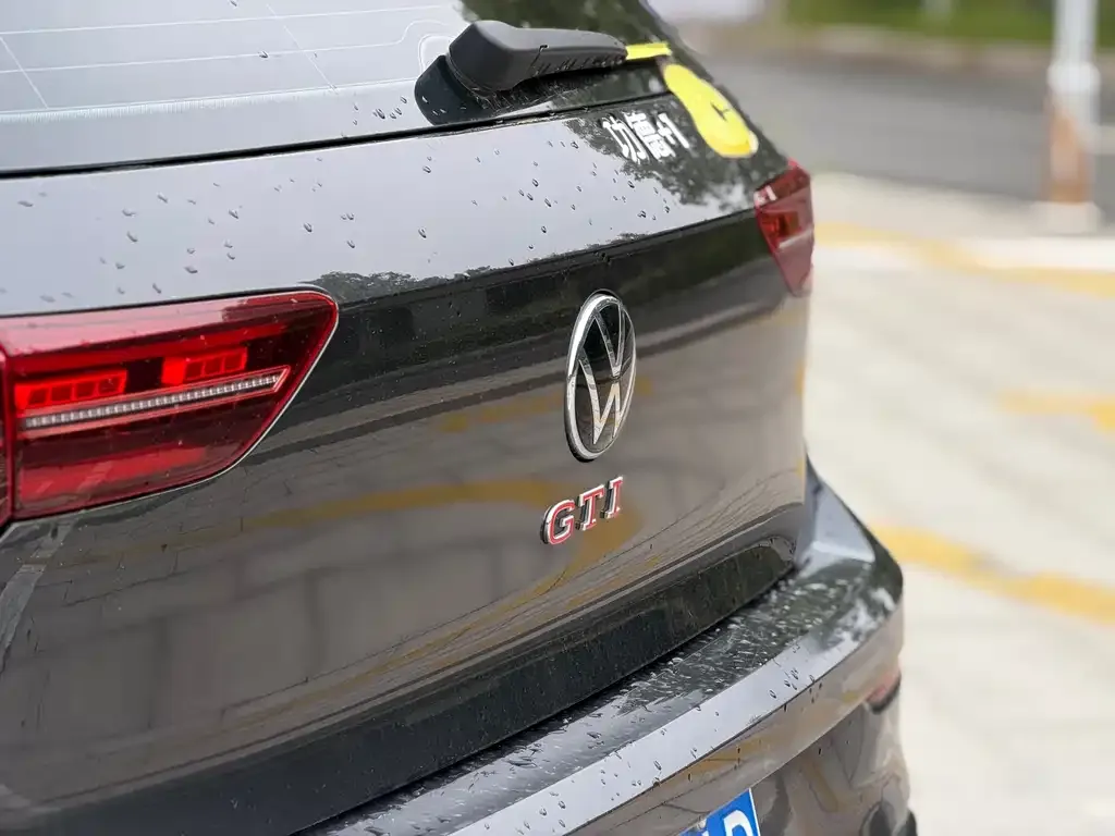 Volkswagen Golf GTI — фото 7