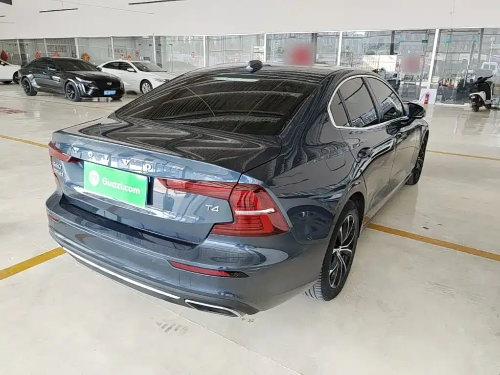 Volvo S60 — фото 10