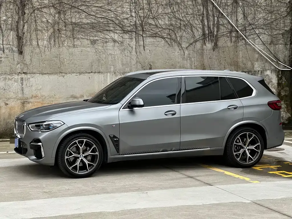BMW X5 — фото 1