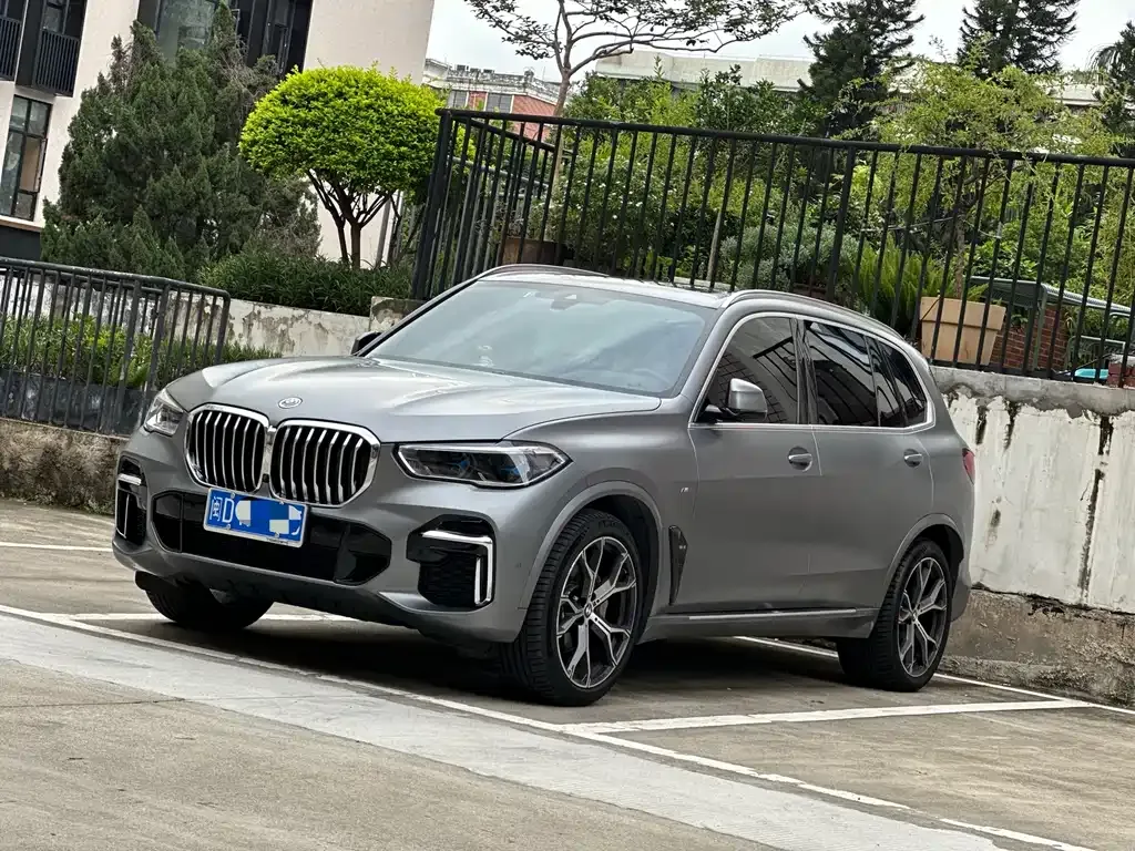 BMW X5 — фото 10