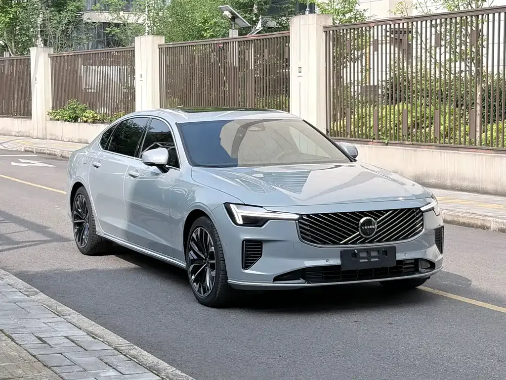 Volvo S90 — фото 10