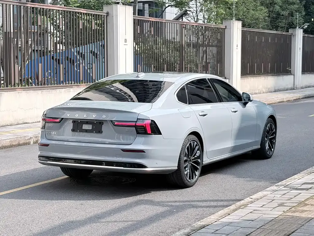 Volvo S90 — фото 9