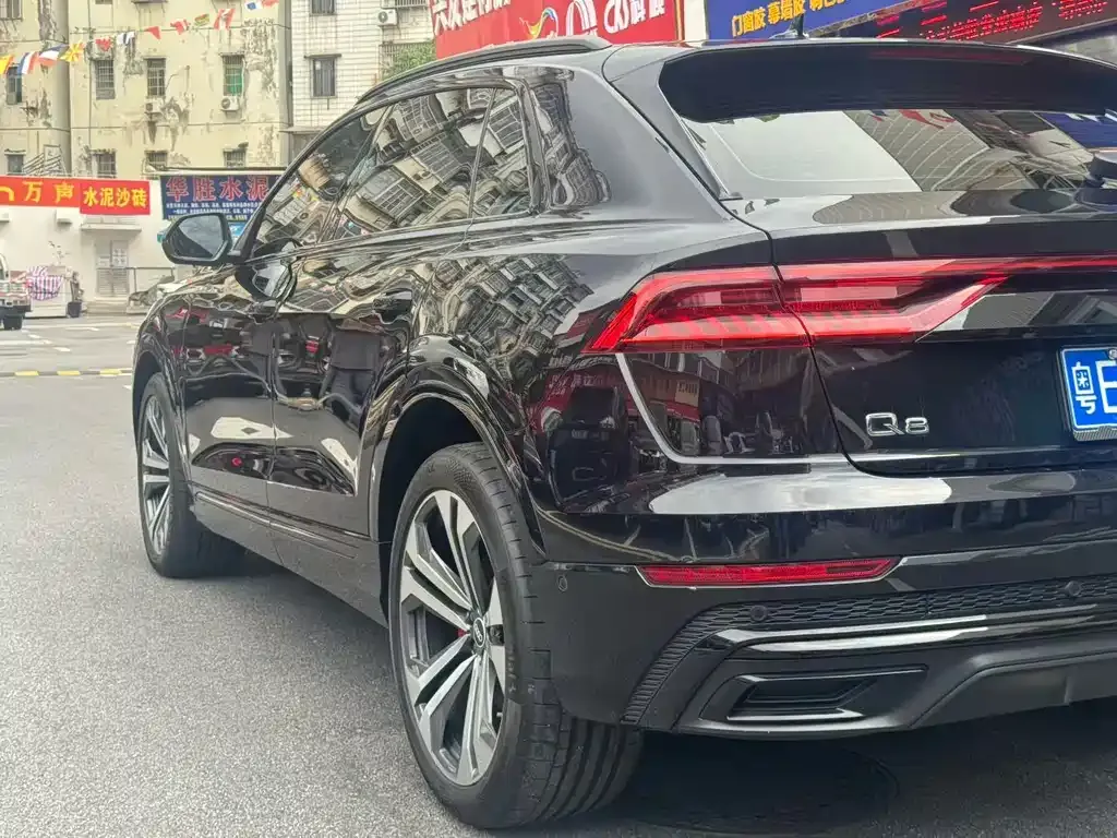 Audi Q8 — фото 9