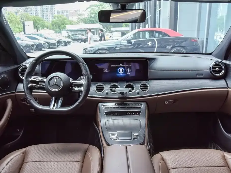 Mercedes-Benz E-Class — фото 10