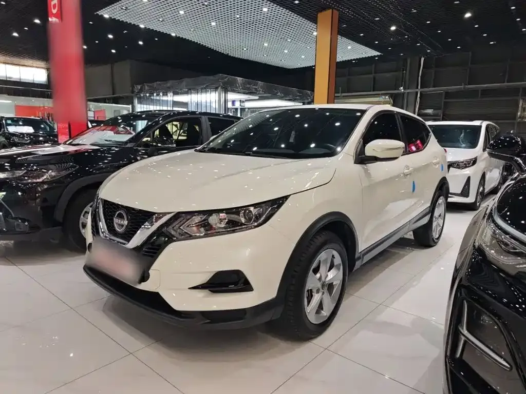 Nissan Qashqai — фото 1