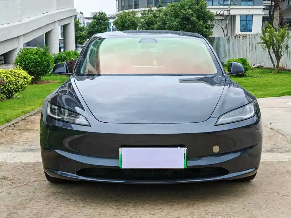 Tesla Model 3 — фото 5