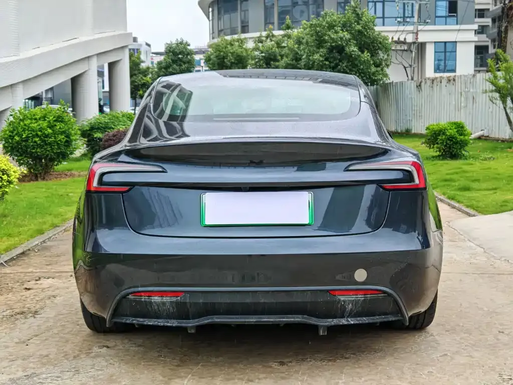 Tesla Model 3 — фото 7