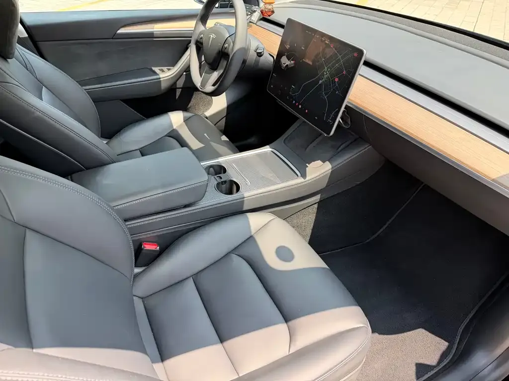 Tesla Model Y — фото 4
