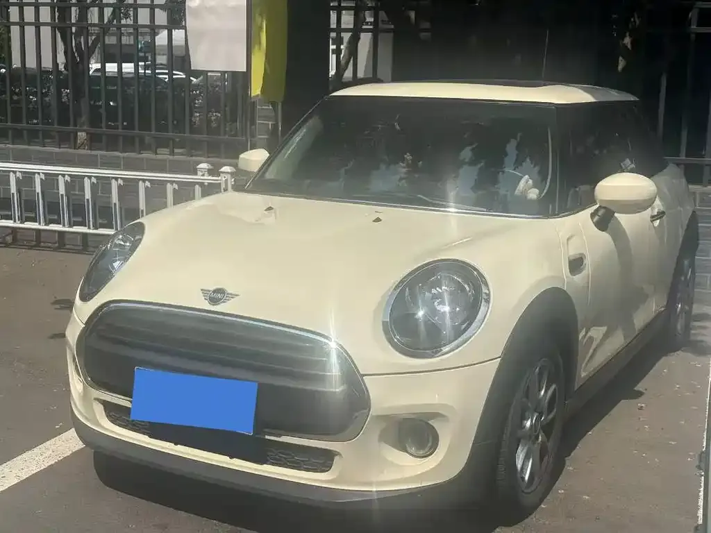 MINI Cooper (3-door)