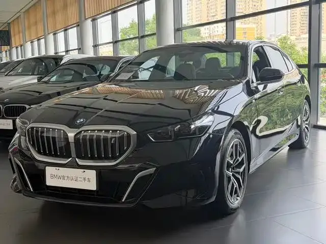 BMW i5