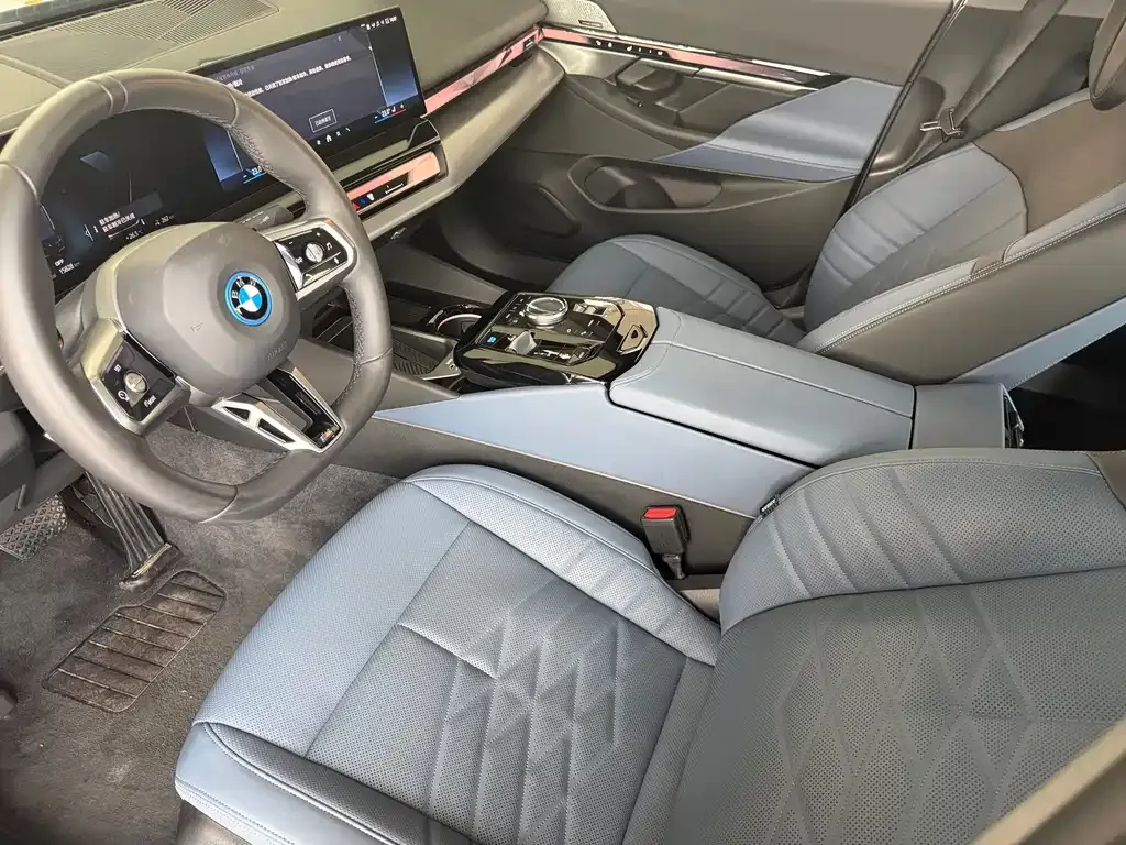 BMW i5 2025 из CN, фото 10