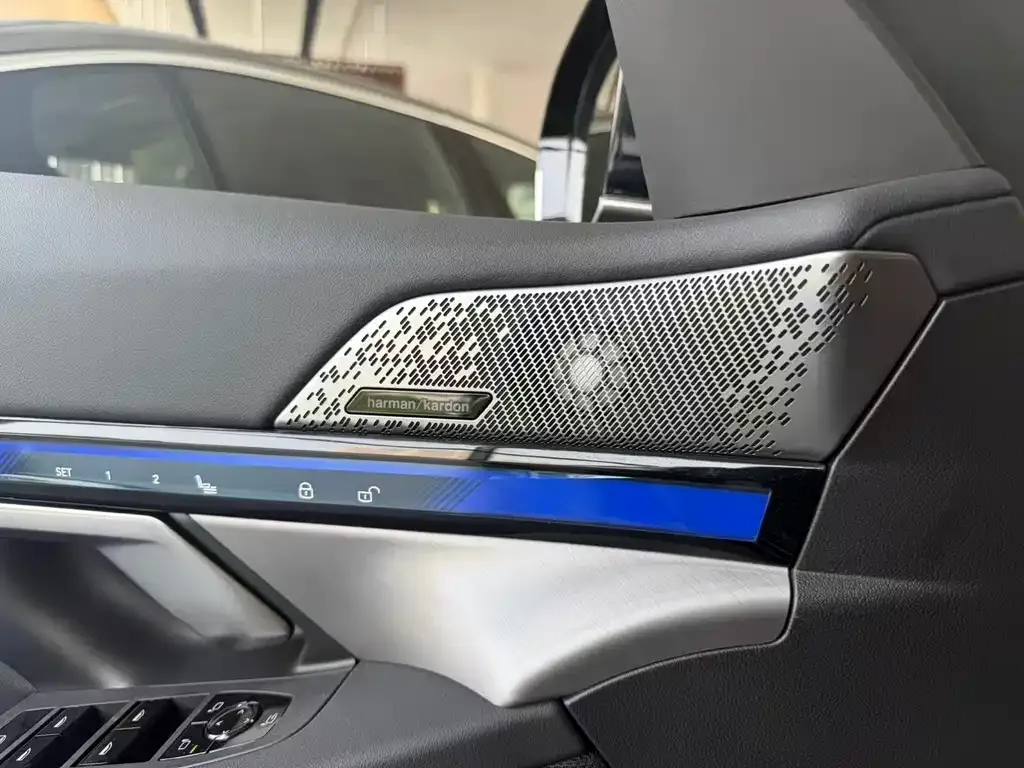 BMW i5 2025 из CN, фото 7