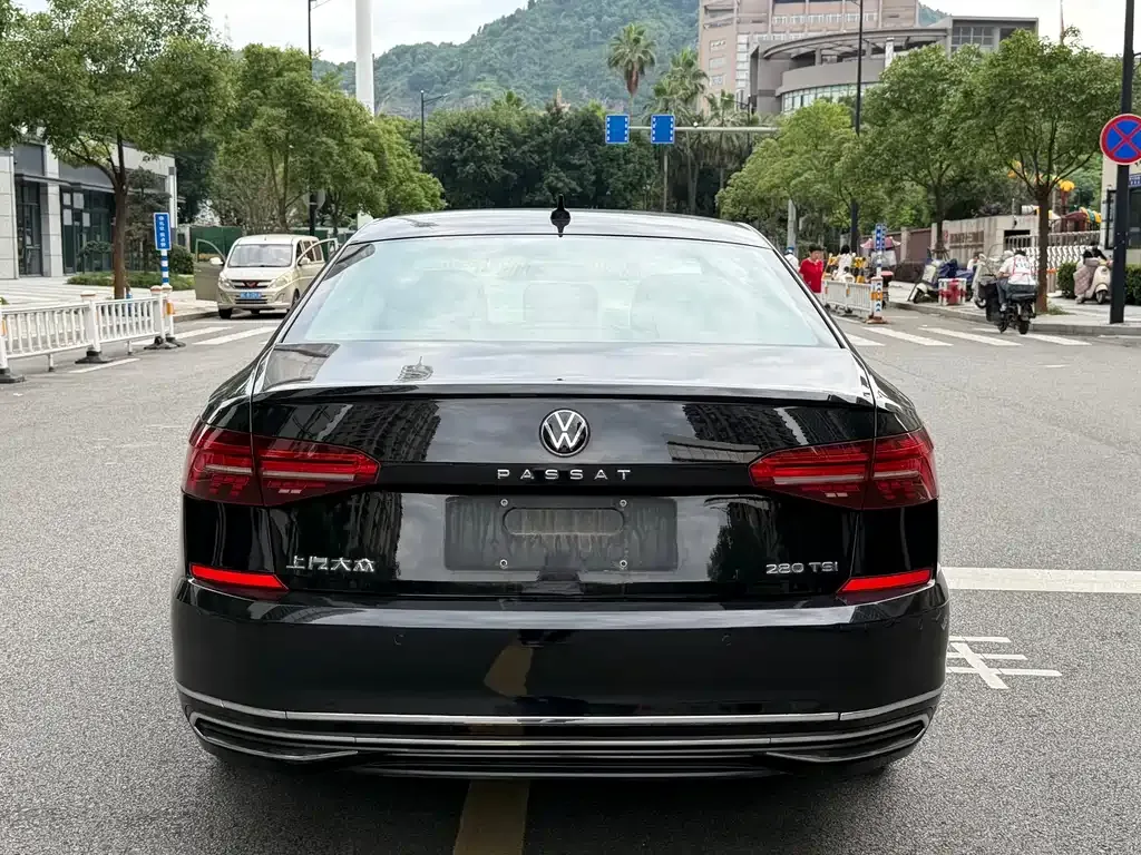 Volkswagen Passat 2021 из CN, фото 4
