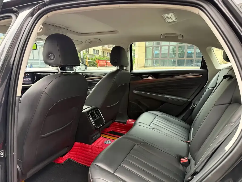 Volkswagen Passat 2021 из CN, фото 9