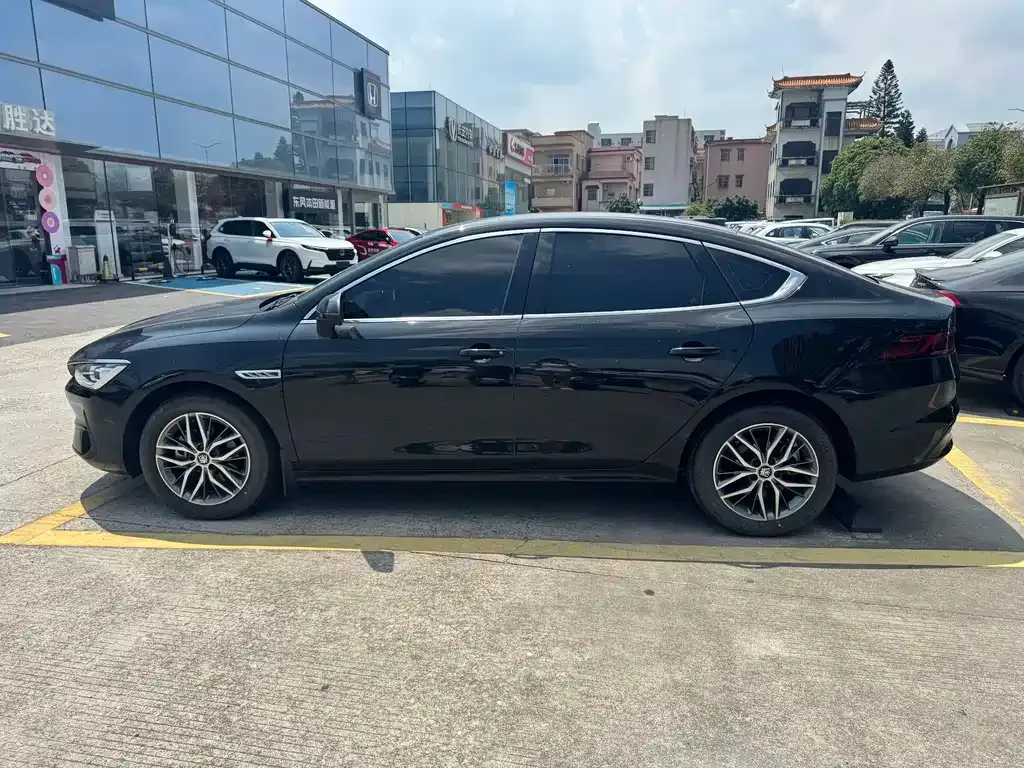 BYD Qin PLUS — фото 9