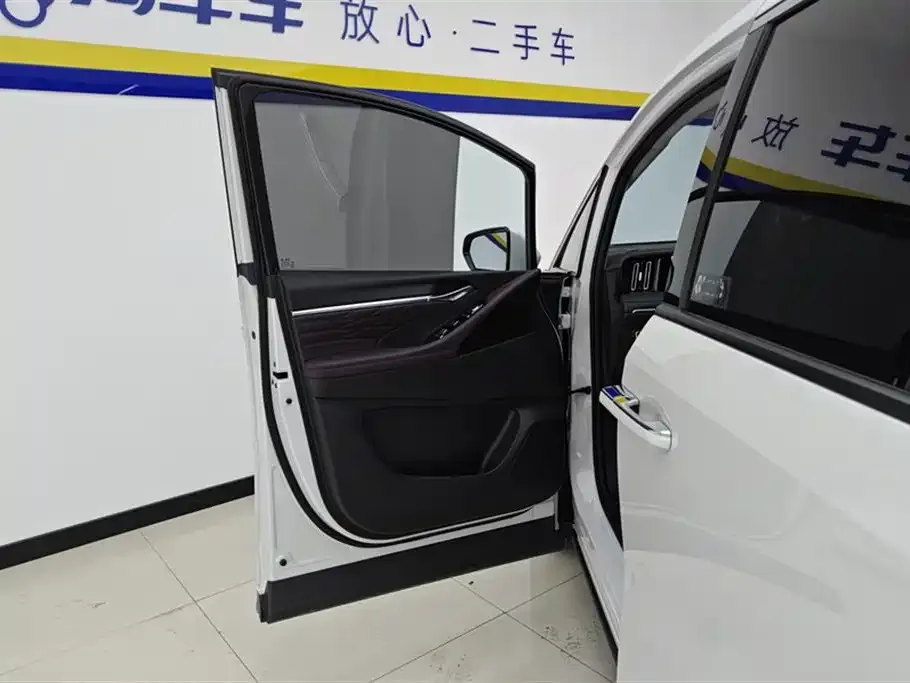GAC Motor Trumpchi M8 — фото 10