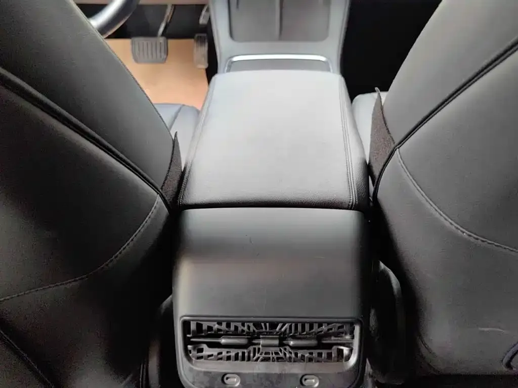 Tesla Model 3 — фото 4