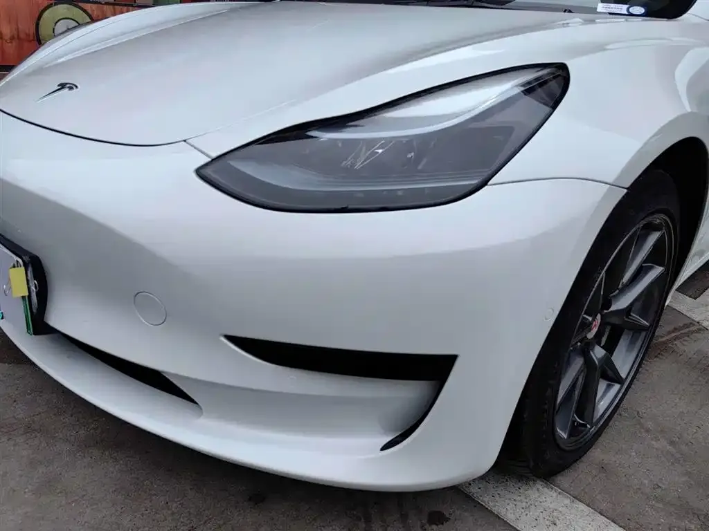 Tesla Model 3 — фото 2