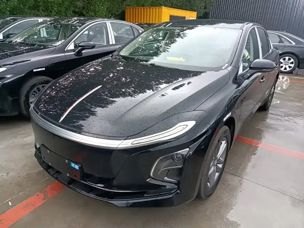 Hongqi E-QM5 — фото 1