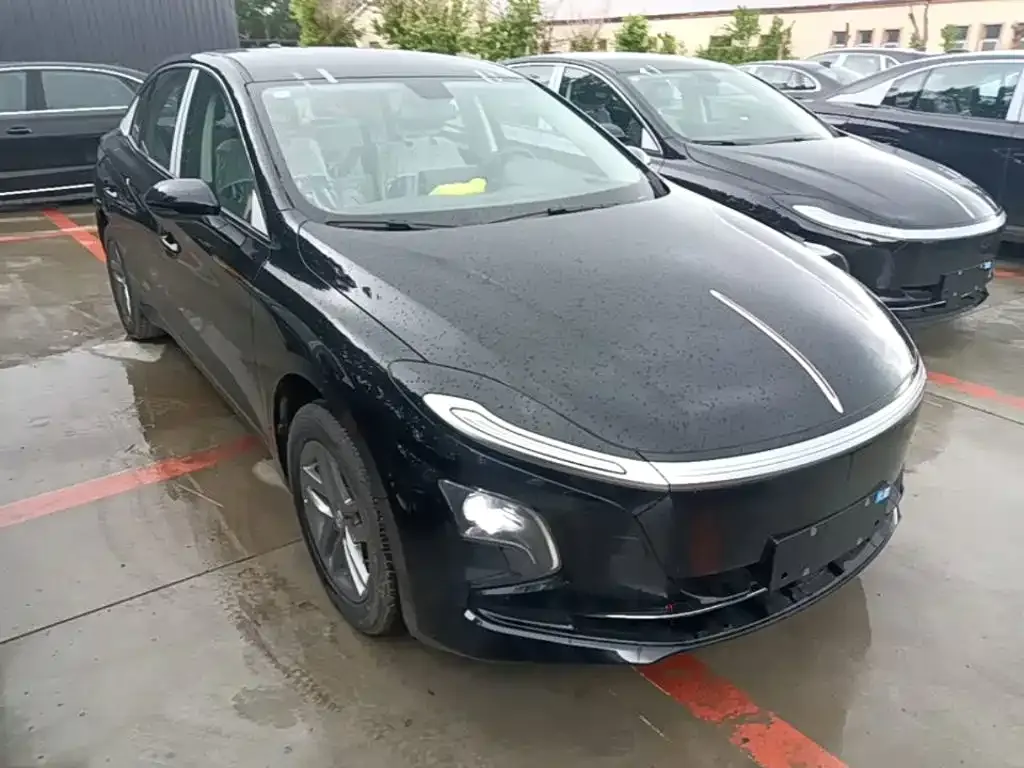 Hongqi E-QM5 — фото 7