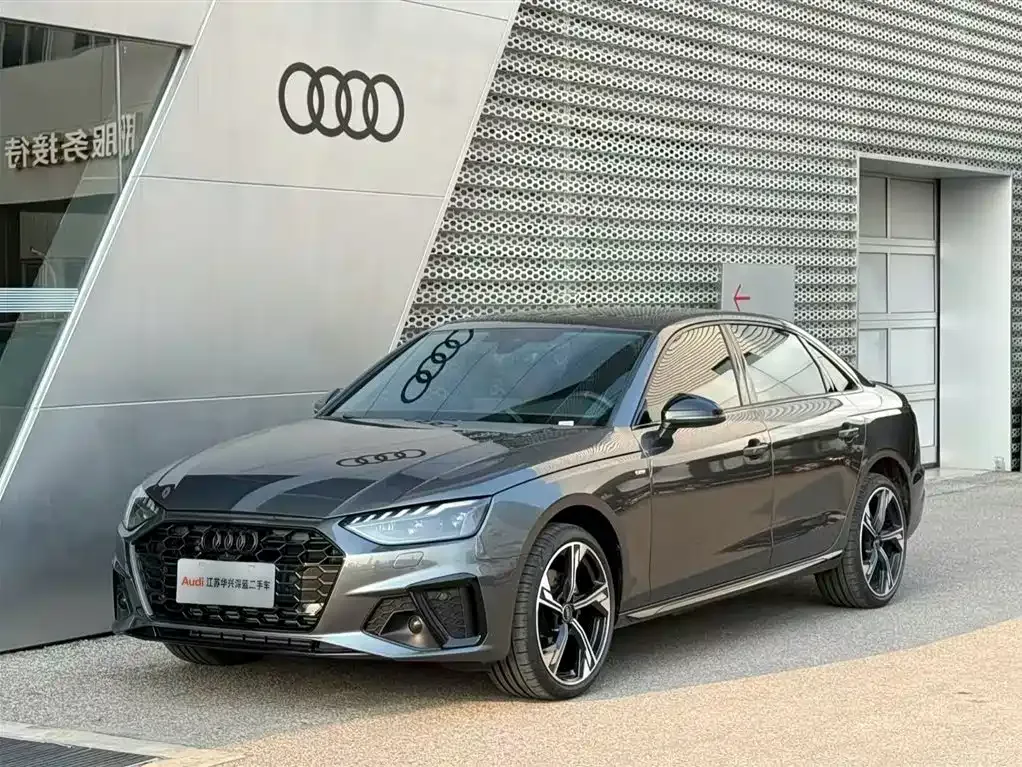Audi A4L — фото 1