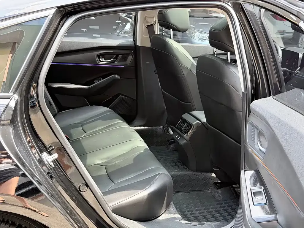 Honda Accord — фото 9