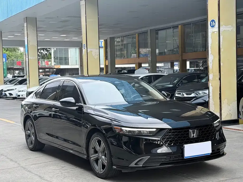 Honda Accord — фото 10